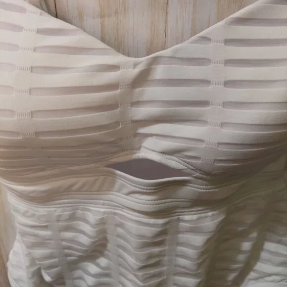 Kenneth Cole White One-Piece Padded Bust Tummy Toner Swimsuit Size Large Classy - Picture 6 of 12